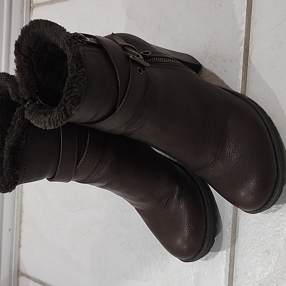 Brown Guess boots
